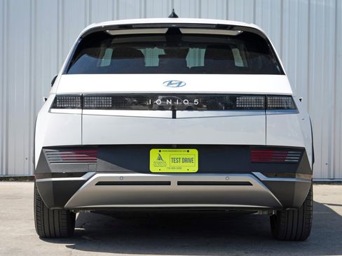 Used 2024 Hyundai Ioniq 5 SE image 10