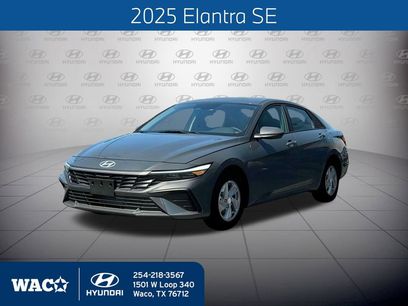 New 2025 Hyundai Elantra SE