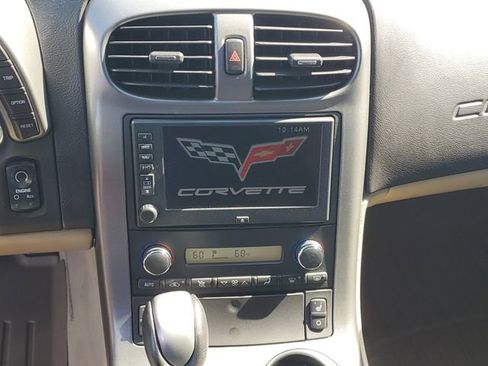 Used 2007 Chevrolet Corvette Coupe w/ Preferred Equipment Group RWD image 18