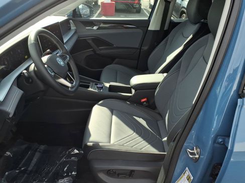 New 2026 Volkswagen Tiguan SE AWD/4WD image 11