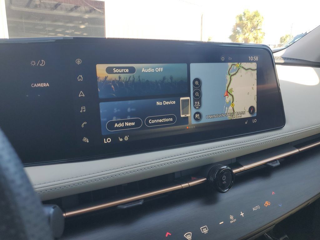 Used 2024 Nissan Ariya AWD image 34