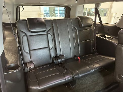 Used 2017 Chevrolet Suburban LT w/ LT Signature Package AWD/4WD image 14