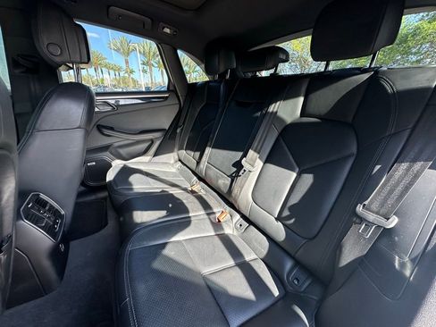 Certified 2023 Porsche Macan image 37