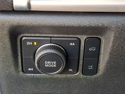 Certified 2025 Ford Expedition Active image 25