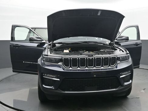 Used 2024 Jeep Grand Cherokee Limited w/ Luxury Tech Group II image 54