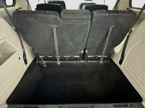 Used 2012 Chrysler Town & Country Touring image 25