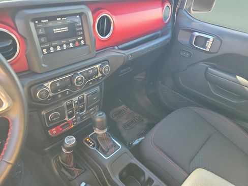 Used 2021 Jeep Wrangler Unlimited Rubicon w/ Xtreme Recon 35" Tire Package image 27