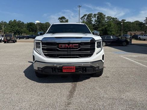 Used 2022 GMC Sierra 1500 SLT w/ SLT Premium Plus Package AWD/4WD image 2