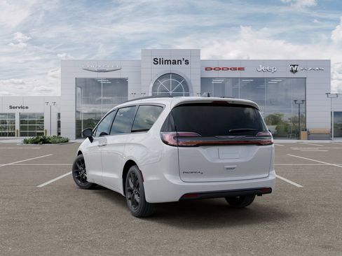 New 2026 Chrysler Pacifica Select w/ S Appearance Package FWD image 4