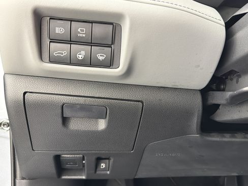 Used 2022 Toyota Highlander Platinum AWD/4WD image 16