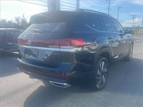 Used 2024 Volkswagen Atlas SE AWD/4WD image 5