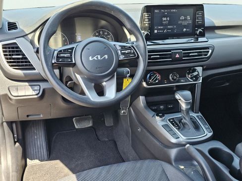 Used 2023 Kia Seltos LX AWD/4WD image 32