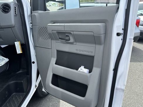 New 2024 Ford E-450 and Econoline 450 Super Duty w/ Power Windows & Locks Group image 28