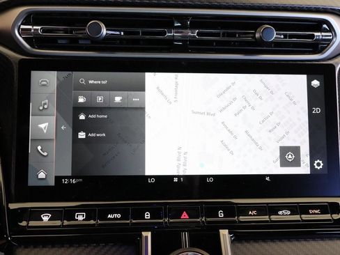 Used 2025 Aston Martin V8 Vantage Coupe image 19