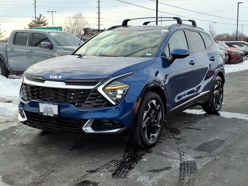 Used 2025 Kia Sportage SX image 2
