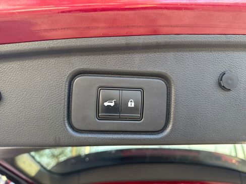 Used 2022 Nissan Pathfinder Platinum w/ Cargo Package image 32