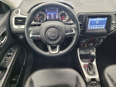 Used 2018 Jeep Compass Latitude w/ Popular Equipment Group FWD image 22