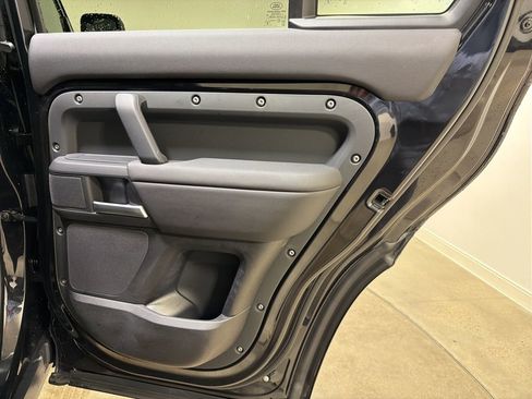 Used 2025 Land Rover Defender 110 S image 26