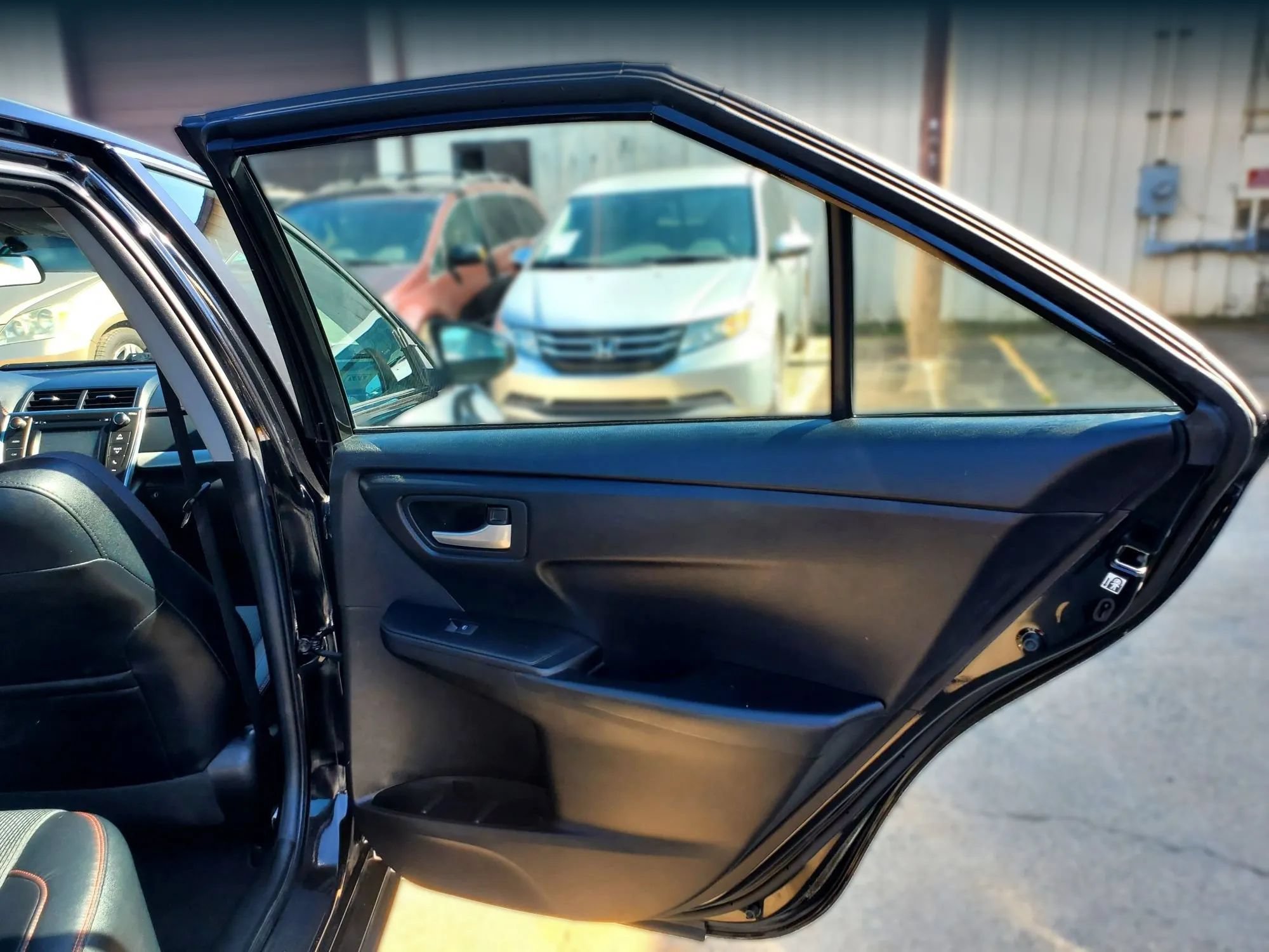 Used 2016 Toyota Camry SE FWD image 21
