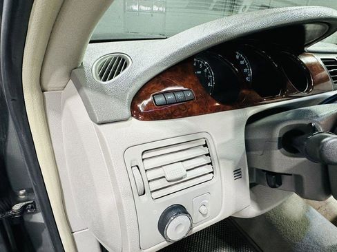 Used 2006 Buick Lucerne CXL w/ Luxury Package FWD image 16