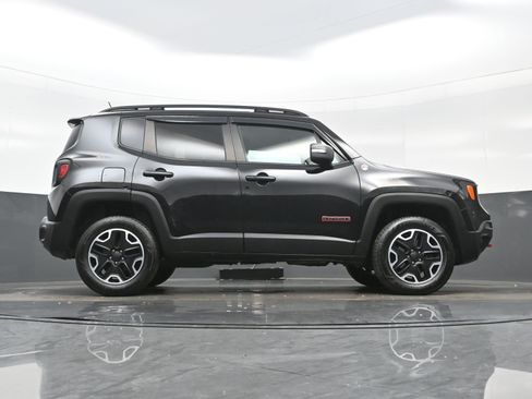 Used 2017 Jeep Renegade Trailhawk image 32