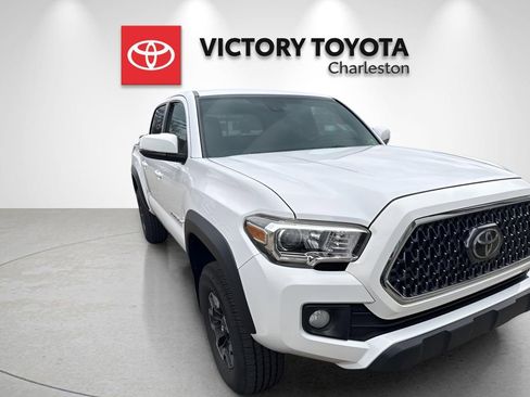 Used 2019 Toyota Tacoma TRD Off-Road image 3