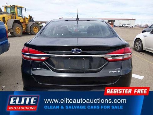 Used 2018 Ford Fusion SE image 32