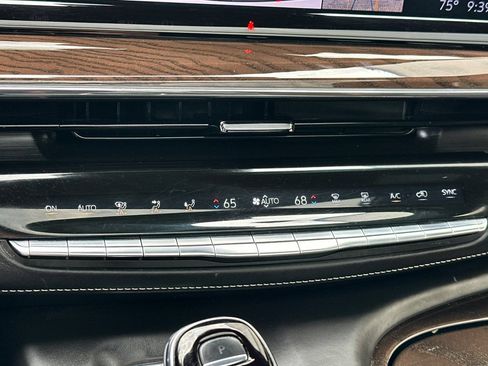Certified 2023 Cadillac Escalade ESV Sport Platinum w/ Heavy-Duty Trailer Package AWD/4WD image 30