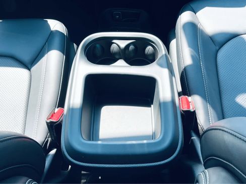 New 2025 Chrysler Pacifica Select image 22