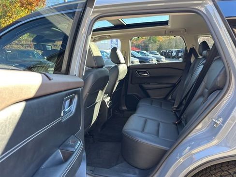 Used 2021 Nissan Rogue SL w/ Premium Package image 25