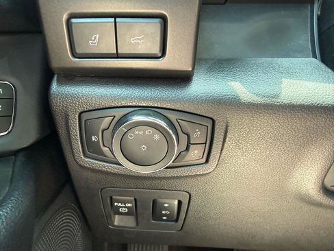 Used 2020 Ford Expedition Limited RWD image 12