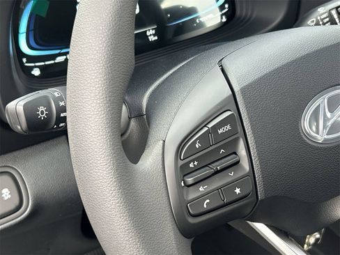 New 2026 Hyundai Venue SE image 22