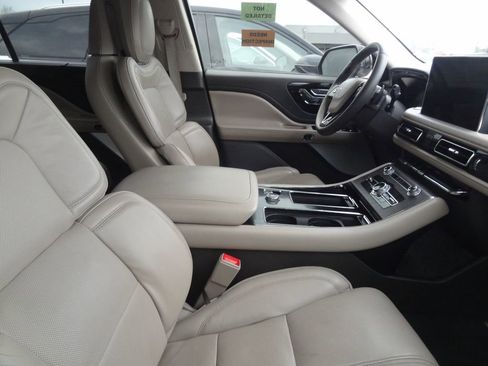 Used 2023 Lincoln Aviator Reserve w/ Equipment Group 201A image 10