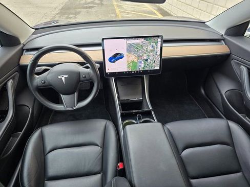 Used 2018 Tesla Model 3 Long Range image 2