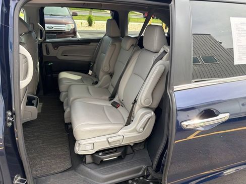 Used 2023 Honda Odyssey Touring image 11