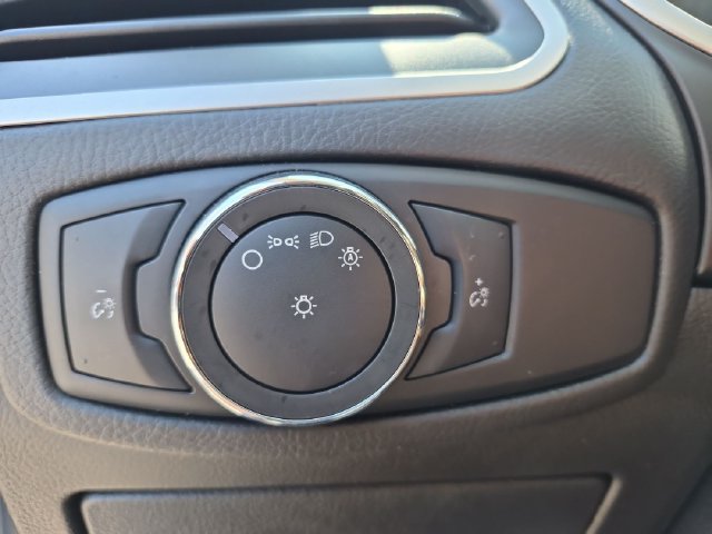 Used 2016 Ford Edge SEL AWD/4WD image 29