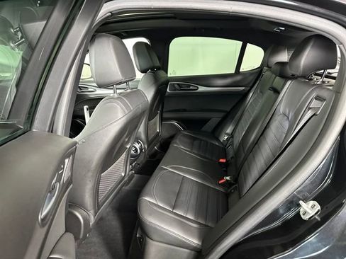 Used 2022 Alfa Romeo Stelvio Veloce image 25