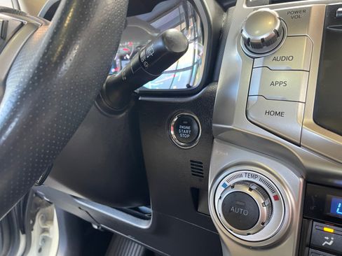 Used 2018 Toyota 4Runner Limited AWD/4WD image 30