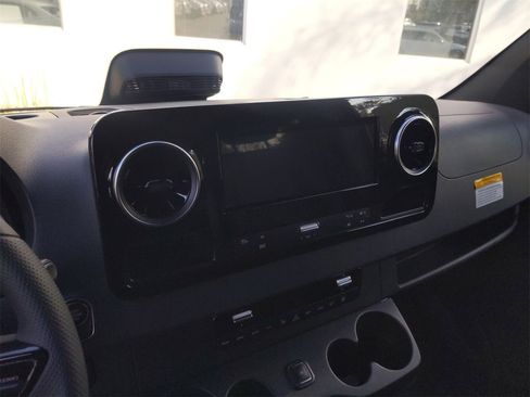 New 2025 Mercedes-Benz Sprinter 2500 image 6