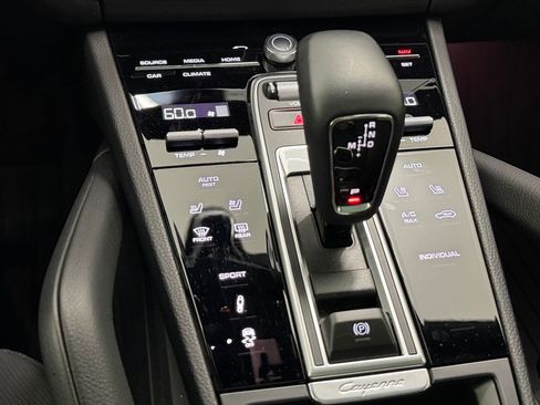 Certified 2023 Porsche Cayenne AWD/4WD image 16