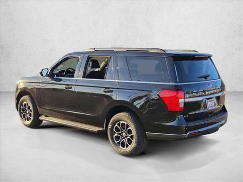 Used 2022 Ford Expedition XLT image 7