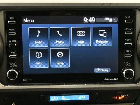 Used 2022 Toyota Tacoma TRD Off-Road w/ Technology Package image 9