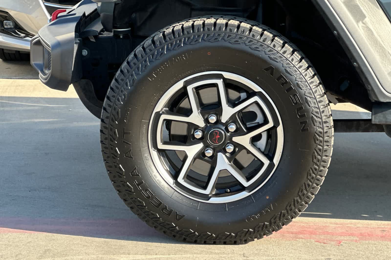Used 2025 Jeep Wrangler Unlimited Rubicon AWD/4WD image 35