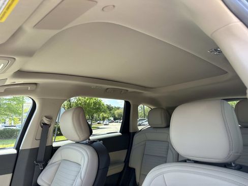 Used 2025 Lincoln Nautilus Reserve AWD/4WD image 24