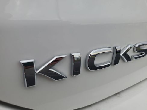 New 2025 Nissan Kicks Play S image 30