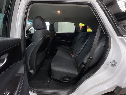 Used 2018 Kia Sorento AWD image 20