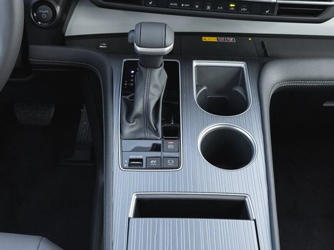 New 2026 Toyota Sienna XLE AWD/4WD image 12
