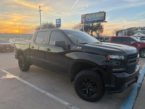 Used 2019 Chevrolet Silverado 1500 LT Trail Boss image 3
