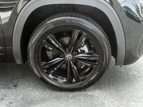 Used 2023 Volkswagen Atlas Cross Sport SEL R-Line AWD/4WD image 4