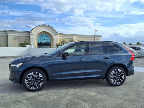 New 2026 Volvo XC60 B5 Plus w/ Protection Package Premier AWD/4WD image 4
